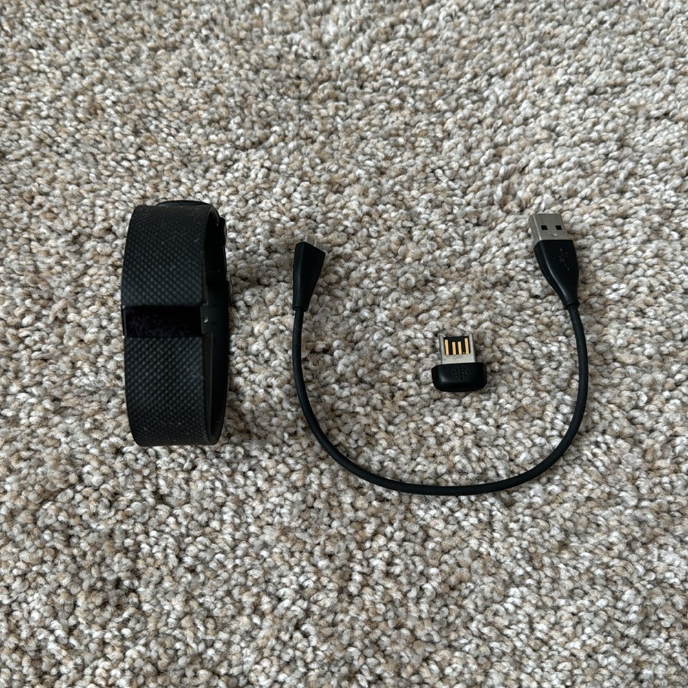 Fitbit Charge Hr - image 1